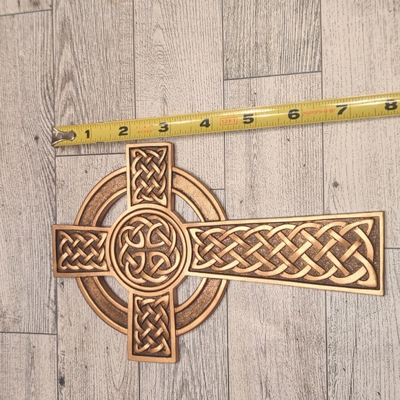 Celtic Cross metal wall hanging - Picture 4 of 6